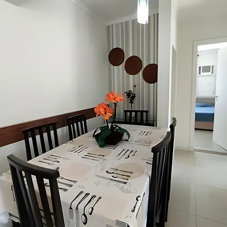 Apartamento na Praia de Bombas - 2 dorms 6pessoas-3